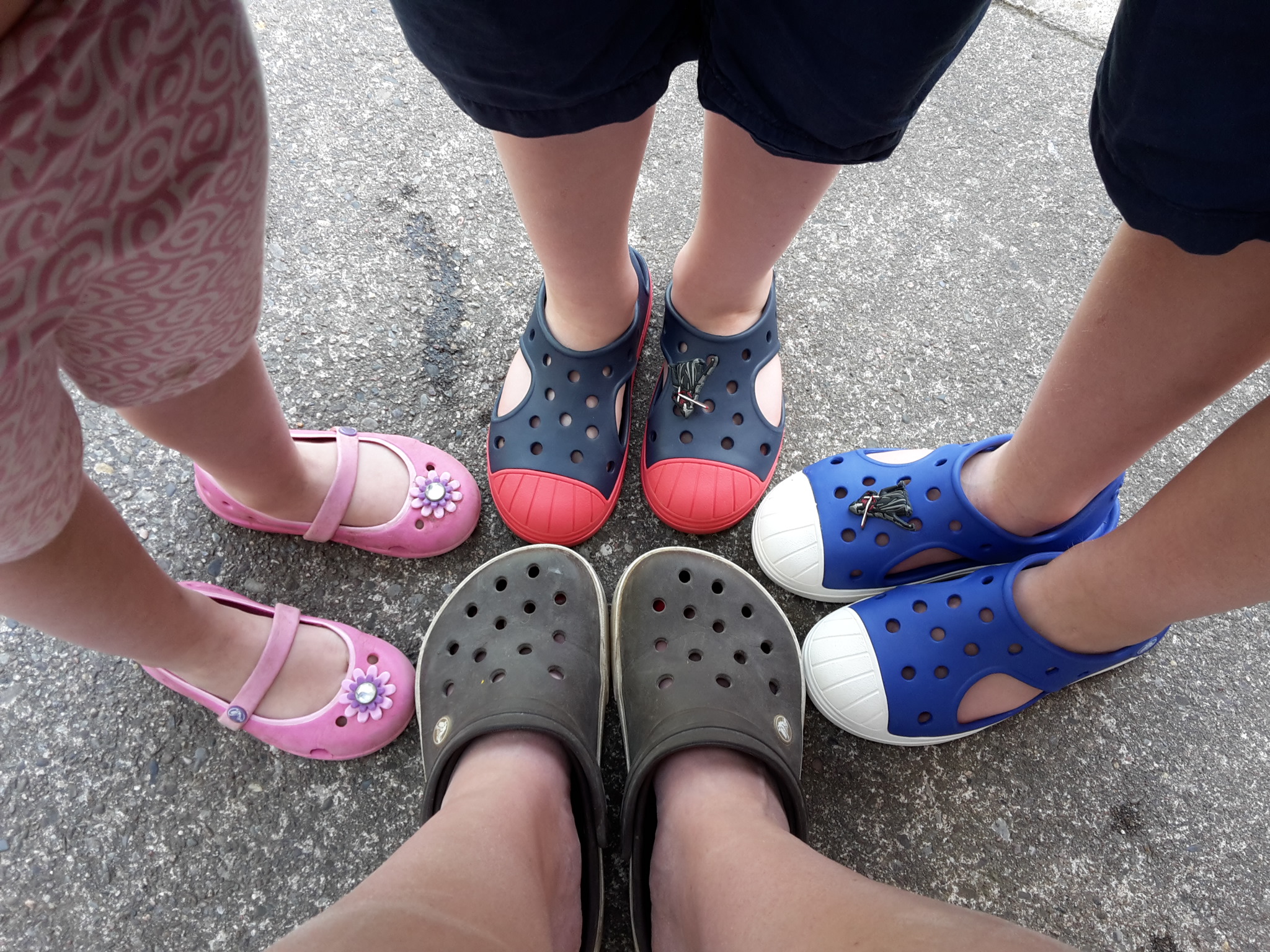 Sommer, Sonne, Sandalen: Ich schwör auf Crocs